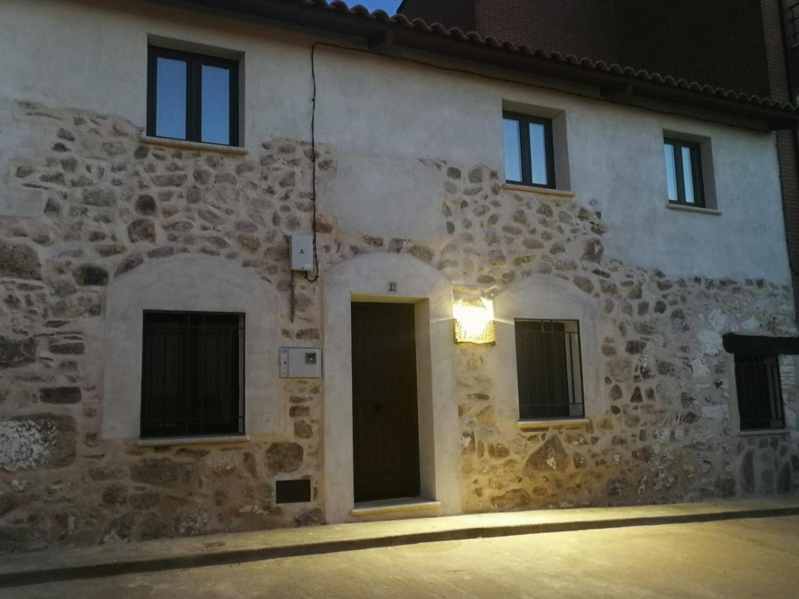 Casa Rural El Enebro 4 Estrellas Navamorcuende Exterior foto